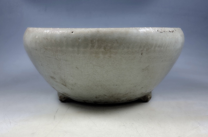 古玩陶瓷清中期淡青釉三乳足缽式香爐拍賣，當前價格1800元