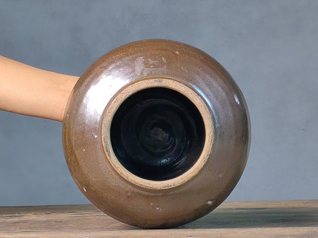 古玩陶瓷清代時(shí)期,茶葉罐拍賣,當(dāng)前價(jià)格128元