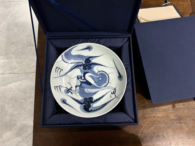 古玩陶瓷清雍乾青花過墻龍盤拍賣,當前價格9999元