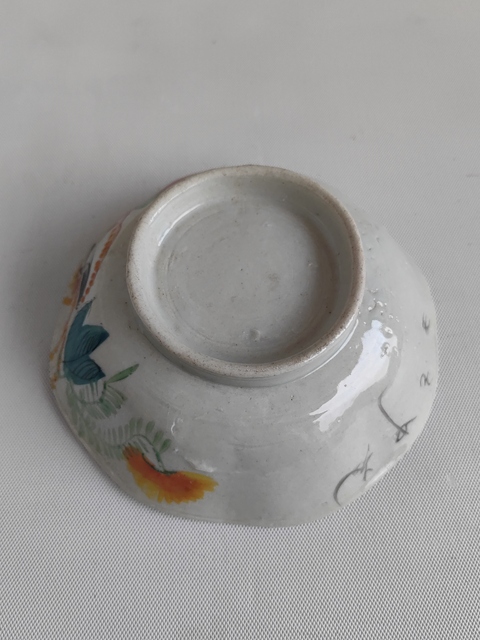 古玩陶瓷粉彩花鳥紋葵口碗拍賣，當前價格298元