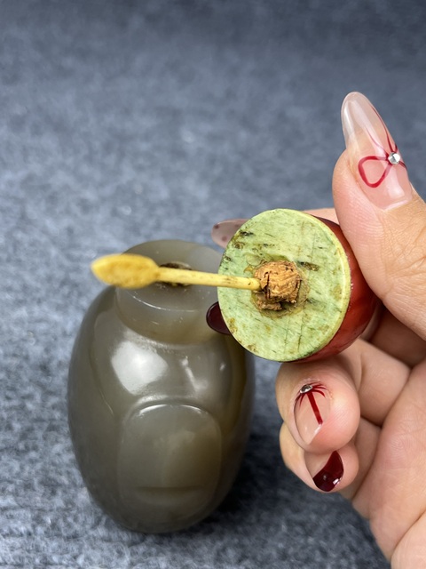 古玩玉器鼻煙壺拍賣,當前價格2588元