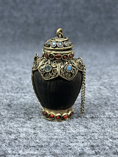 古玩雜項(xiàng)鼻煙壺拍賣，當(dāng)前價(jià)格999元