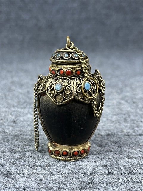 古玩雜項(xiàng)鼻煙壺拍賣，當(dāng)前價(jià)格999元
