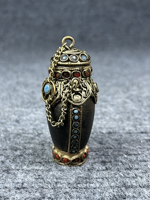 古玩雜項(xiàng)鼻煙壺拍賣，當(dāng)前價(jià)格999元
