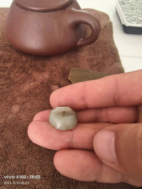 古玩玉器晚清和田玉雕“蓮藕扣”拍賣,當前價格1499元