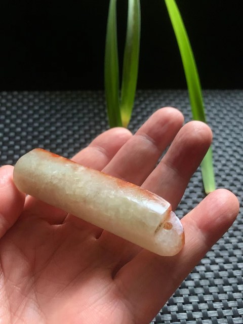 古玩玉器清代天然翡翠“素紋翎管”拍賣,當前價格25000元