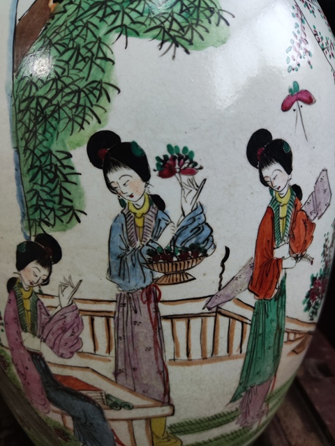 古玩陶瓷晚清民國粉彩人物紋撇口瓶一對拍賣，當前價格1688元
