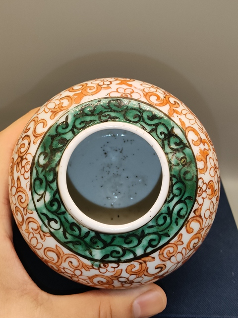 古玩陶瓷實物鑒定！！！清代，五彩纏枝花卉紋礬紅綠釉罐拍賣，當前價格2999元