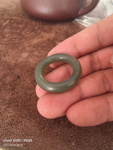 古玩玉器晚清和田玉雕“素紋環(huán)”拍賣,當(dāng)前價(jià)格1766元