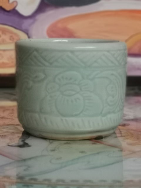 古玩陶瓷精美豆青釉刻花香爐拍賣,當(dāng)前價(jià)格1788元