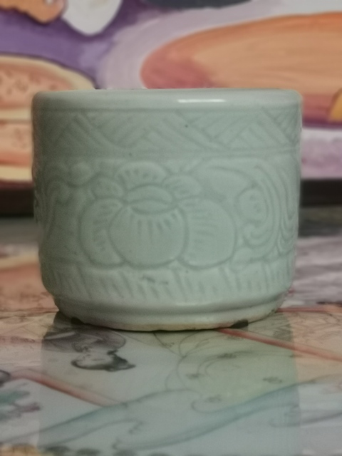 古玩陶瓷精美豆青釉刻花香爐拍賣,當(dāng)前價(jià)格1788元