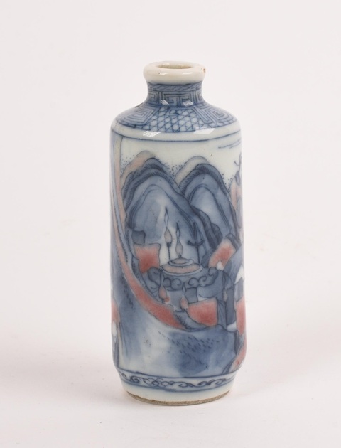 古玩陶瓷清中晚·青花釉里紅人物故事紋鼻煙壺真品鑒賞圖