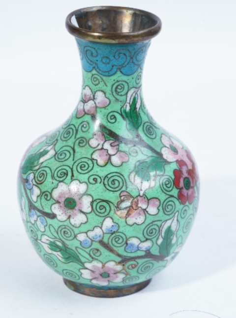 古玩陶瓷日本大正銅胎掐絲琺瑯花卉紋瓶拍賣，當(dāng)前價(jià)格3888元