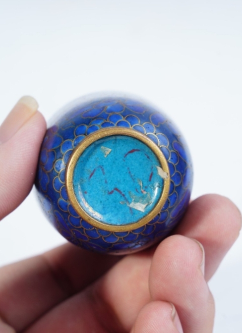 古玩陶瓷日本大正銅胎掐絲琺瑯花卉紋瓶拍賣，當(dāng)前價(jià)格3888元