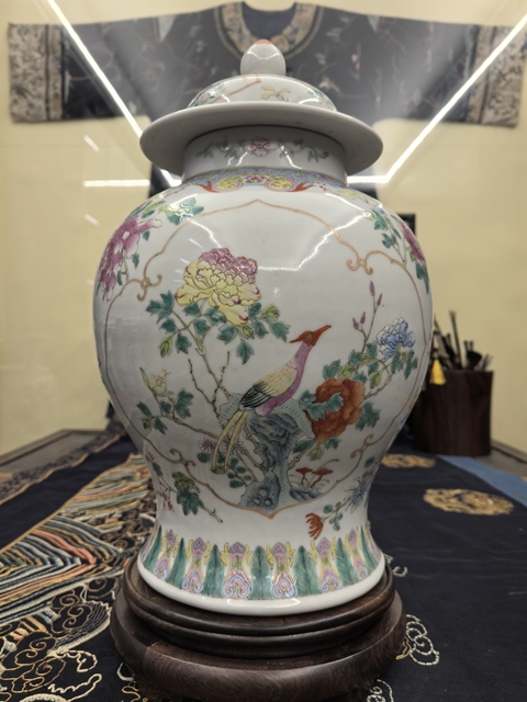 古玩陶瓷粉彩開窗鳳穿牡丹圖將軍罐(一對)拍賣,當前價格38888元