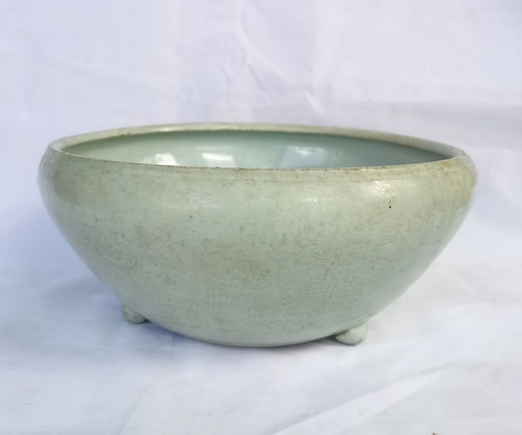 古玩陶瓷清中期淡青釉三乳足缽式香爐拍賣，當前價格1800元