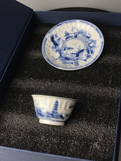 古玩陶瓷(館藏級杯碟)清·康熙·青花山水人物紋杯碟一套拍賣,當(dāng)前價格1962元