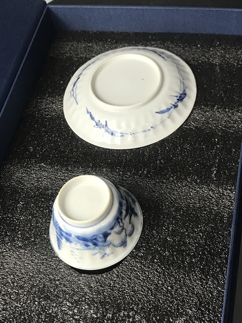 古玩陶瓷(館藏級杯碟)清·康熙·青花山水人物紋杯碟一套拍賣,當(dāng)前價格1962元