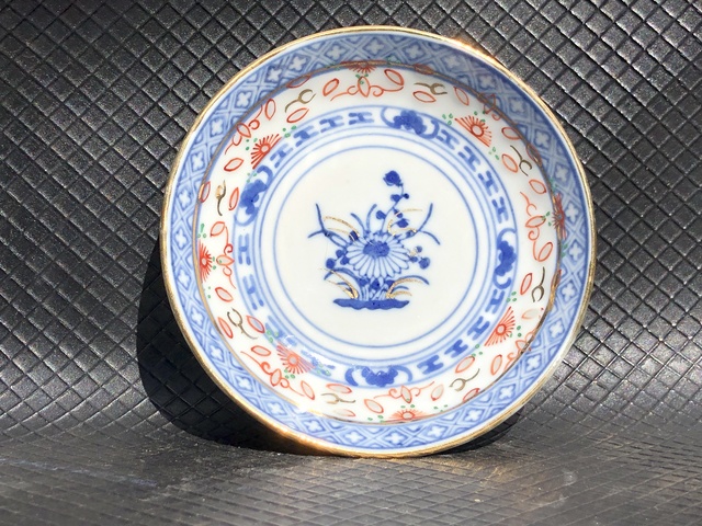 古玩陶瓷青花加彩花卉紋玲瓏瓷小盤拍賣,當前價格800元