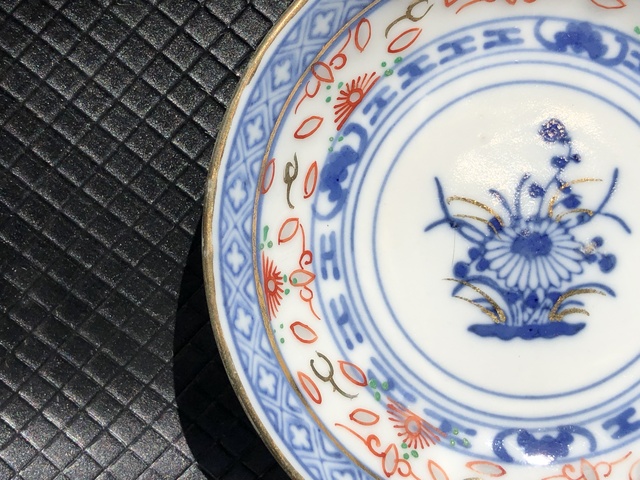 古玩陶瓷青花加彩花卉紋玲瓏瓷小盤拍賣,當前價格800元
