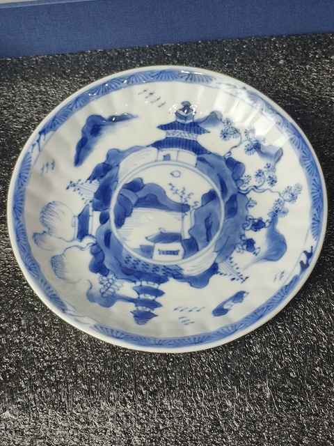 古玩陶瓷(館藏級杯碟)清·康熙·青花山水人物紋杯碟一套拍賣,當前價格0元