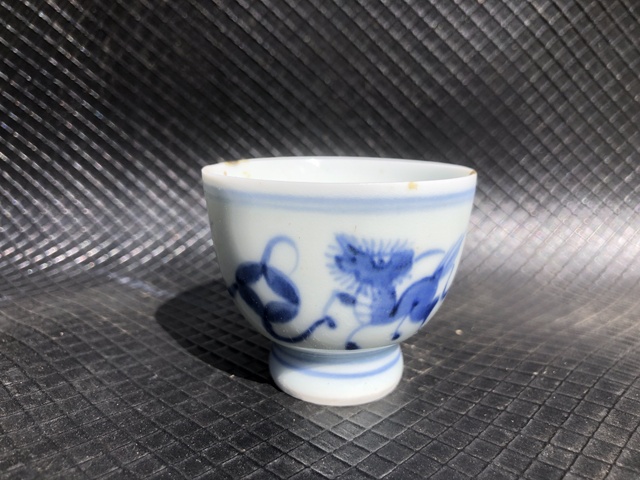 古玩陶瓷明末清初·青花麒麟紋杯拍賣，當前價格1800元