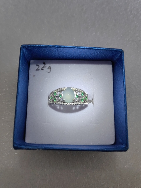 古玩玉器天然翡翠鑲嵌戒指拍賣,當(dāng)前價(jià)格198元