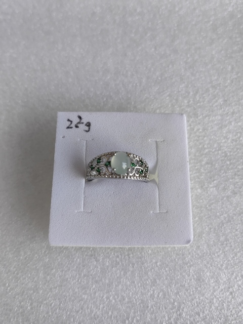 古玩玉器天然翡翠鑲嵌戒指拍賣,當(dāng)前價(jià)格198元