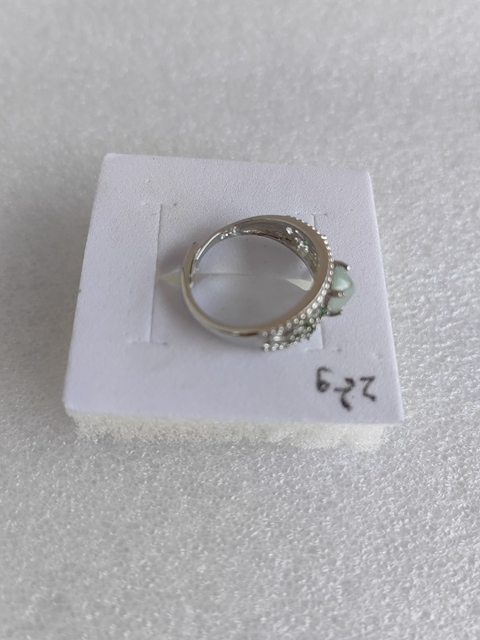 古玩玉器天然翡翠鑲嵌戒指拍賣,當(dāng)前價(jià)格198元