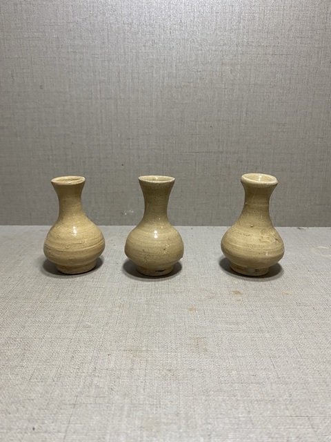 古玩陶瓷青釉小瓶一組拍賣,當前價格1000元