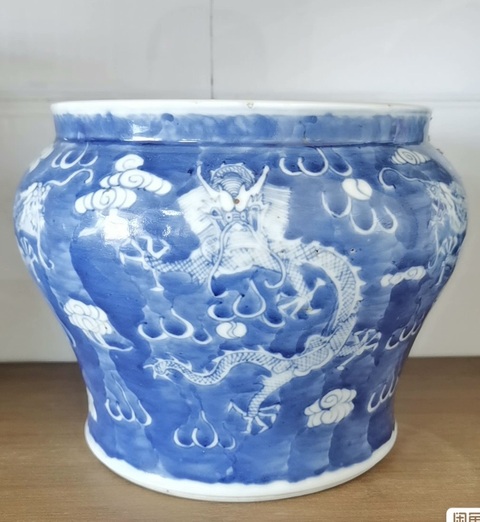古玩陶瓷晚清青花留白龍紋馬蹄尊拍賣,當(dāng)前價(jià)格1988元