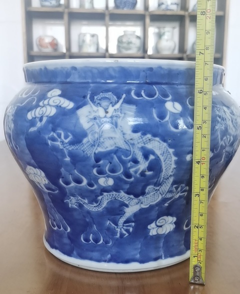 古玩陶瓷晚清青花留白龍紋馬蹄尊拍賣,當(dāng)前價(jià)格1988元