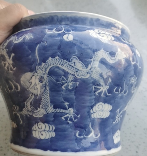 古玩陶瓷晚清青花留白龍紋馬蹄尊拍賣,當(dāng)前價(jià)格1988元