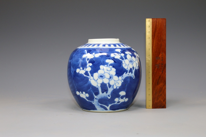古玩陶瓷清晚期·青花留白折枝冰梅紋罐拍賣，當前價格1500元
