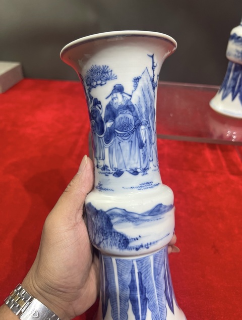 古玩陶瓷青花人物故事紋花觚拍賣，當(dāng)前價格6588元