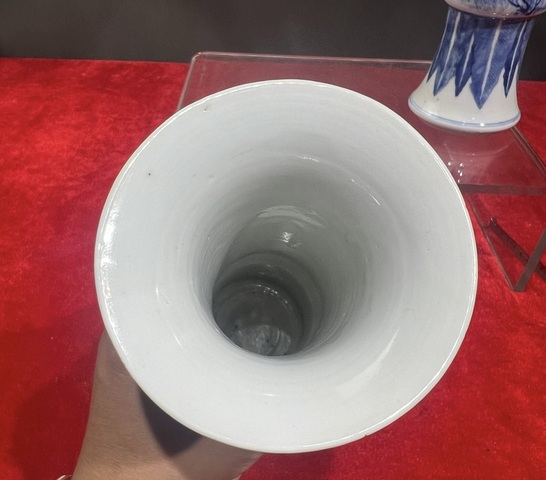 古玩陶瓷青花人物故事紋花觚拍賣，當(dāng)前價格6588元