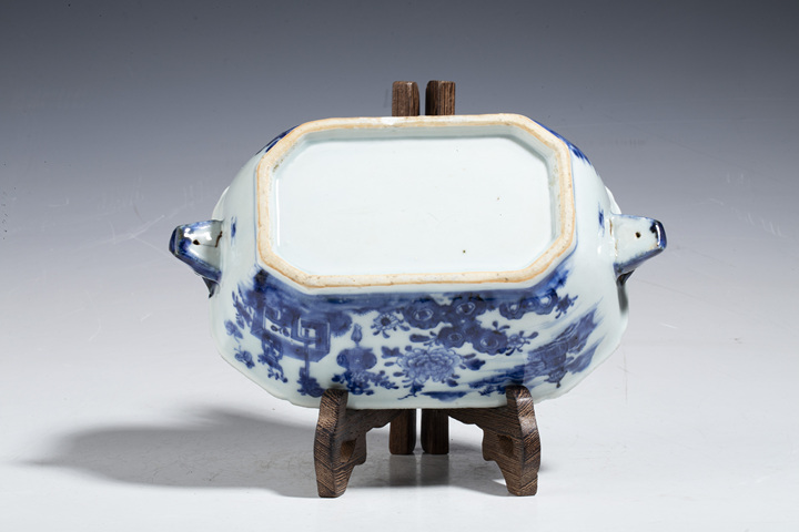 古玩陶瓷清乾隆·青花山水樓閣紋小蓋鍋拍賣，當前價格2180元
