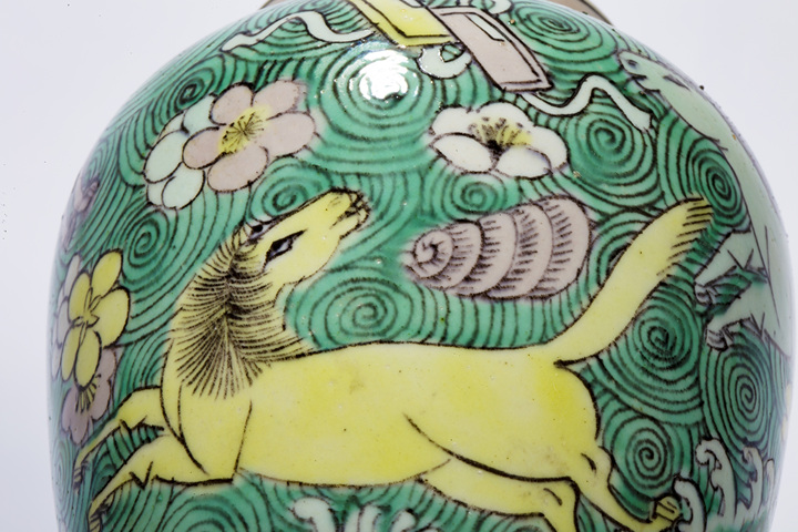 古玩陶瓷晚清·素三彩海馬紋蓋罐
拍賣,當前價格0元