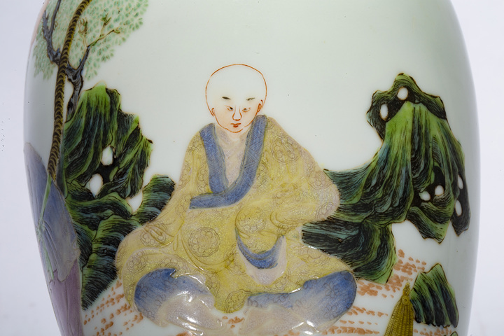 古玩陶瓷民國·粉彩伏虎羅漢紋瓶
真品鑒賞圖