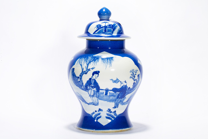 古玩陶瓷清晚·灑藍(lán)開窗青花仕女教子圖將軍罐拍賣,當(dāng)前價(jià)格1008元