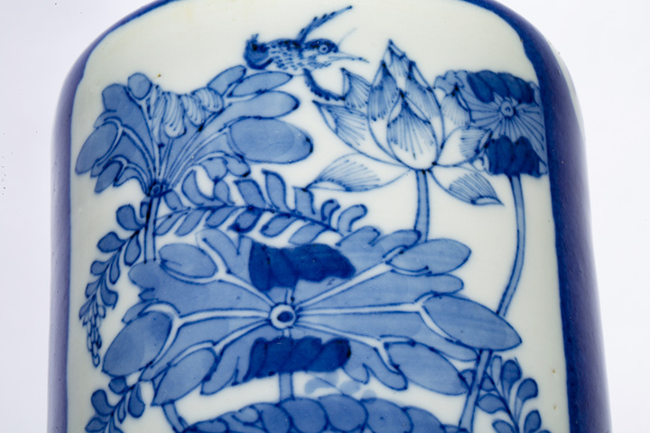 古玩陶瓷清晚·灑藍釉開窗花鳥人物圖棒槌瓶（康熙官窯款）拍賣，當前價格13000元