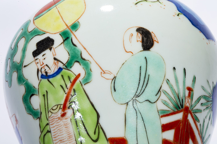 古玩陶瓷清晚·五彩平升三級圖梅瓶拍賣，當前價格16020元