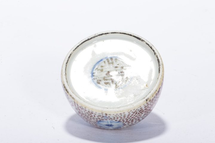 古玩陶瓷清晚·青花釉里紅團花紋水盂
拍賣，當前價格0元