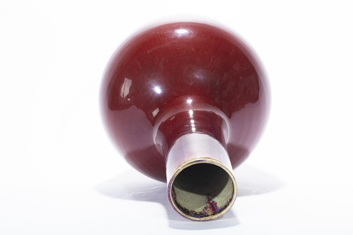 古玩陶瓷清中期·窯變紅釉大天球瓶拍賣，當前價格50116元