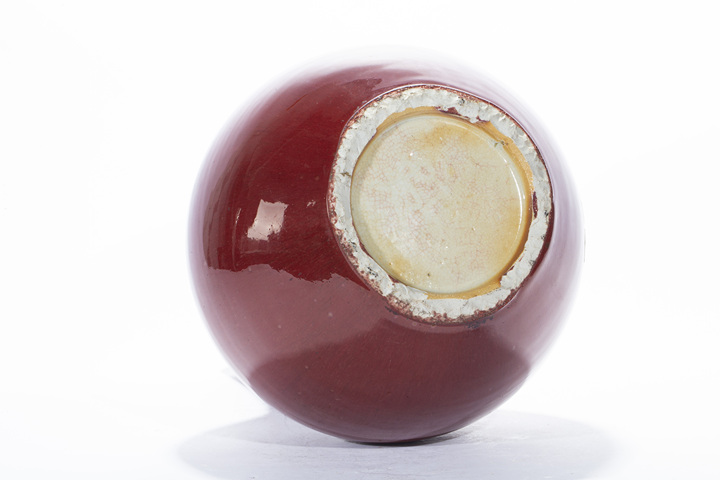 古玩陶瓷清中期·窯變紅釉大天球瓶拍賣，當前價格50116元