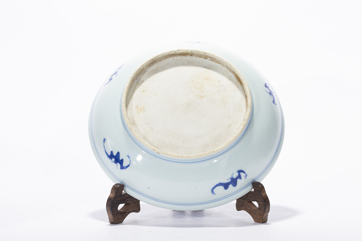 古玩陶瓷清雍正·青花龍馬太極圖盤(pán)拍賣(mài)，當(dāng)前價(jià)格20000元