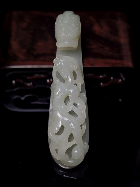 古玩玉器明代大個(gè)和田玉雕“蒼龍教子”帶鉤拍賣,當(dāng)前價(jià)格23800元