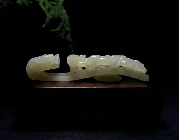 古玩玉器明代大個(gè)和田玉雕“蒼龍教子”帶鉤拍賣,當(dāng)前價(jià)格23800元