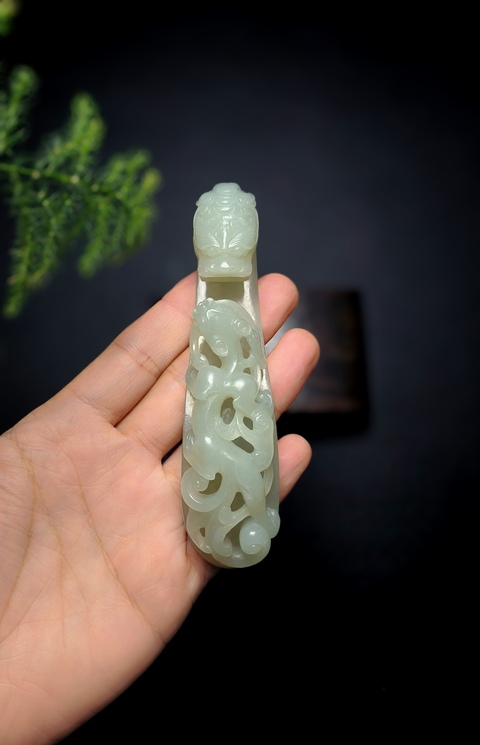 古玩玉器明代大個(gè)和田玉雕“蒼龍教子”帶鉤拍賣,當(dāng)前價(jià)格23800元