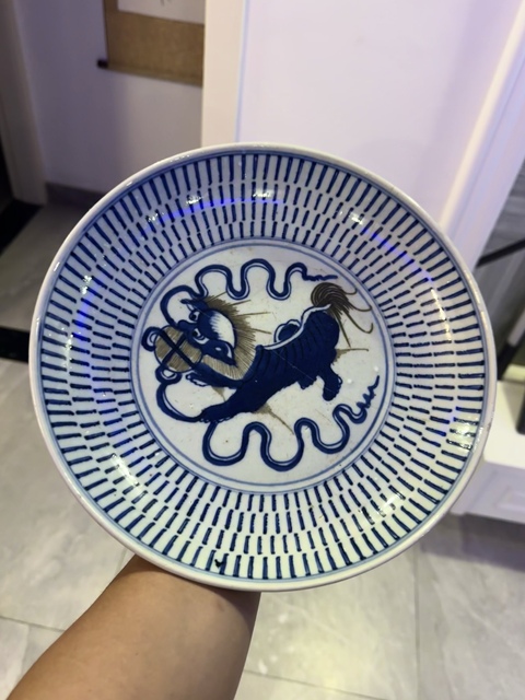 古玩陶瓷雍正至乾隆青花飄帶繡球獅子紋盤拍賣，當(dāng)前價(jià)格996元